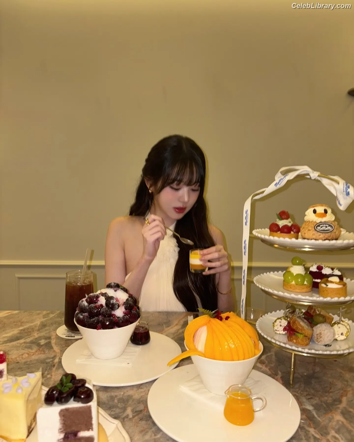 Jang Won-young  장원영 WONYOUNG photo 10 of 5845