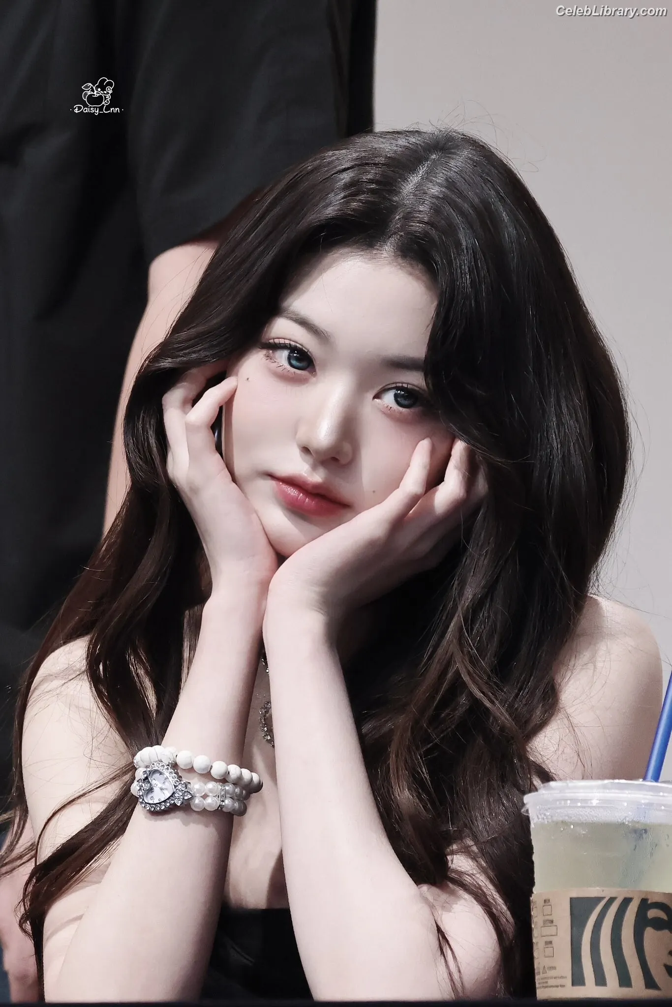 Jang Won-young  장원영 WONYOUNG photo 14 of 5845