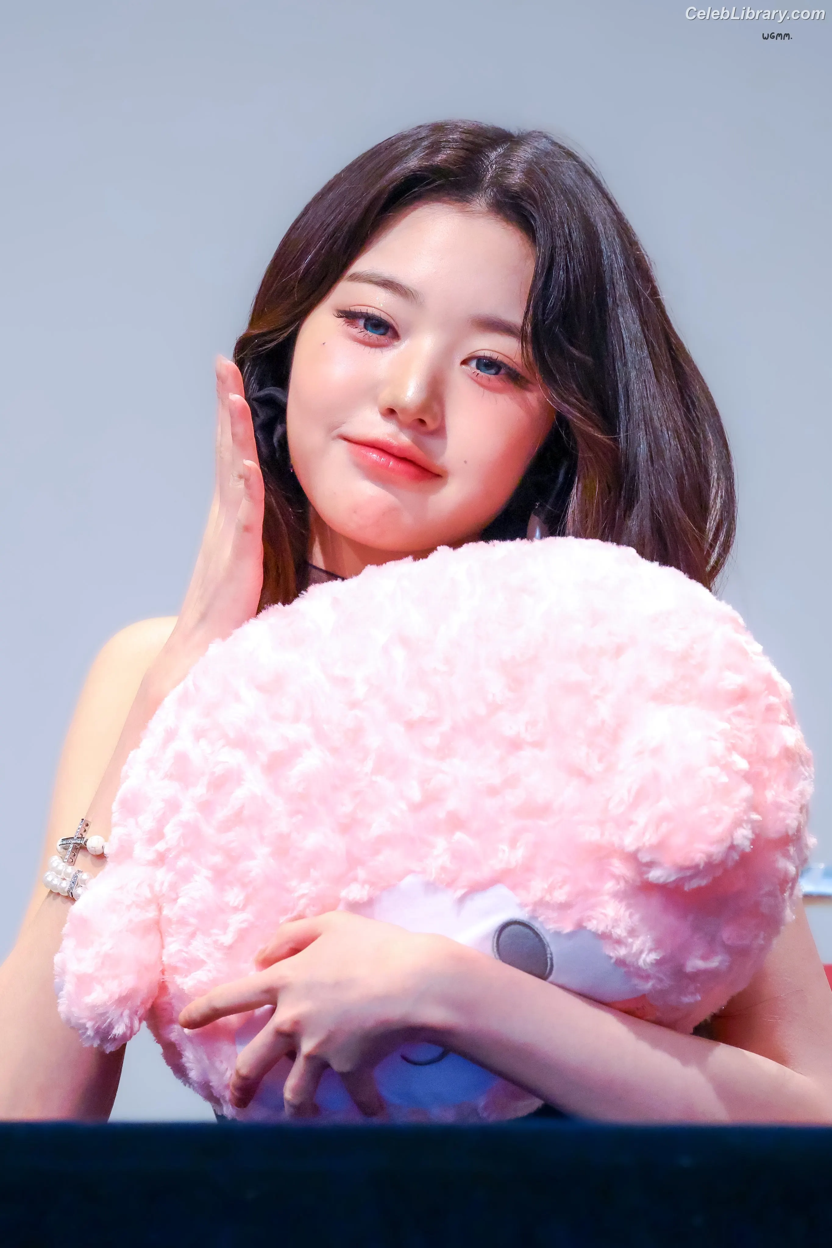 Jang Won-young  장원영 WONYOUNG photo 24 of 5845