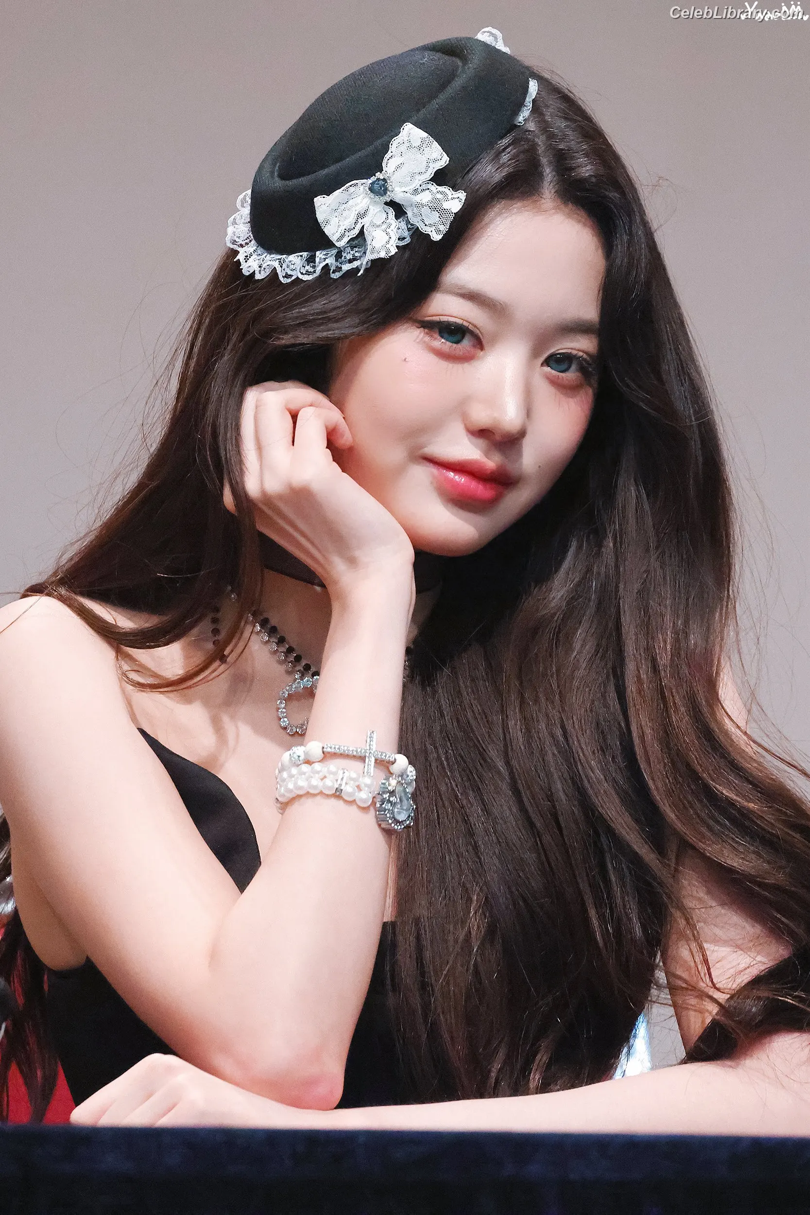 Jang Won-young  장원영 WONYOUNG photo 6 of 5845