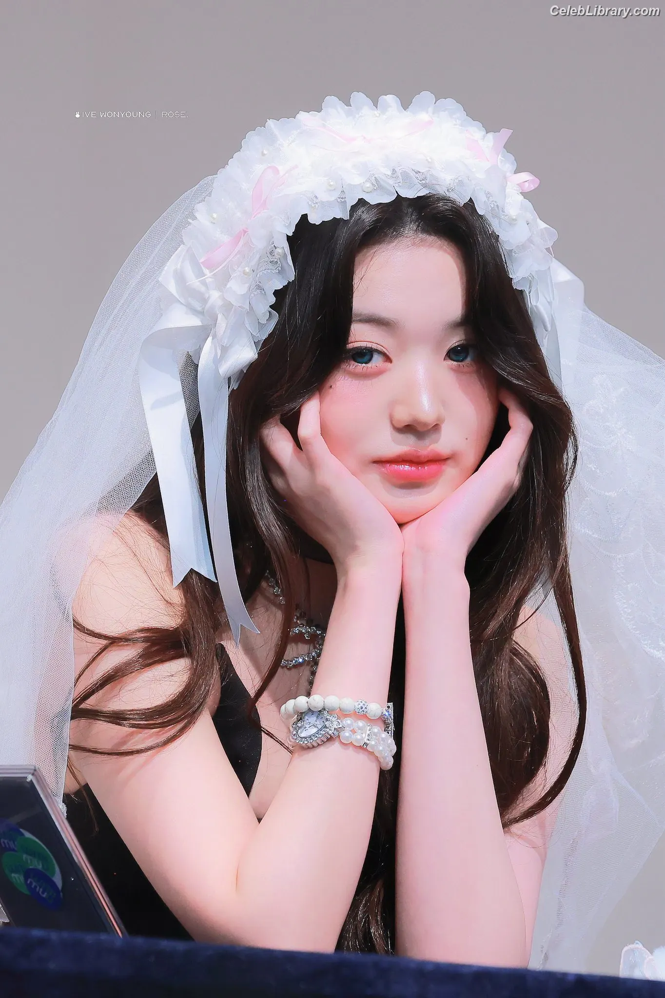 Jang Won-young 장원영 WONYOUNG photo 1 of 5845