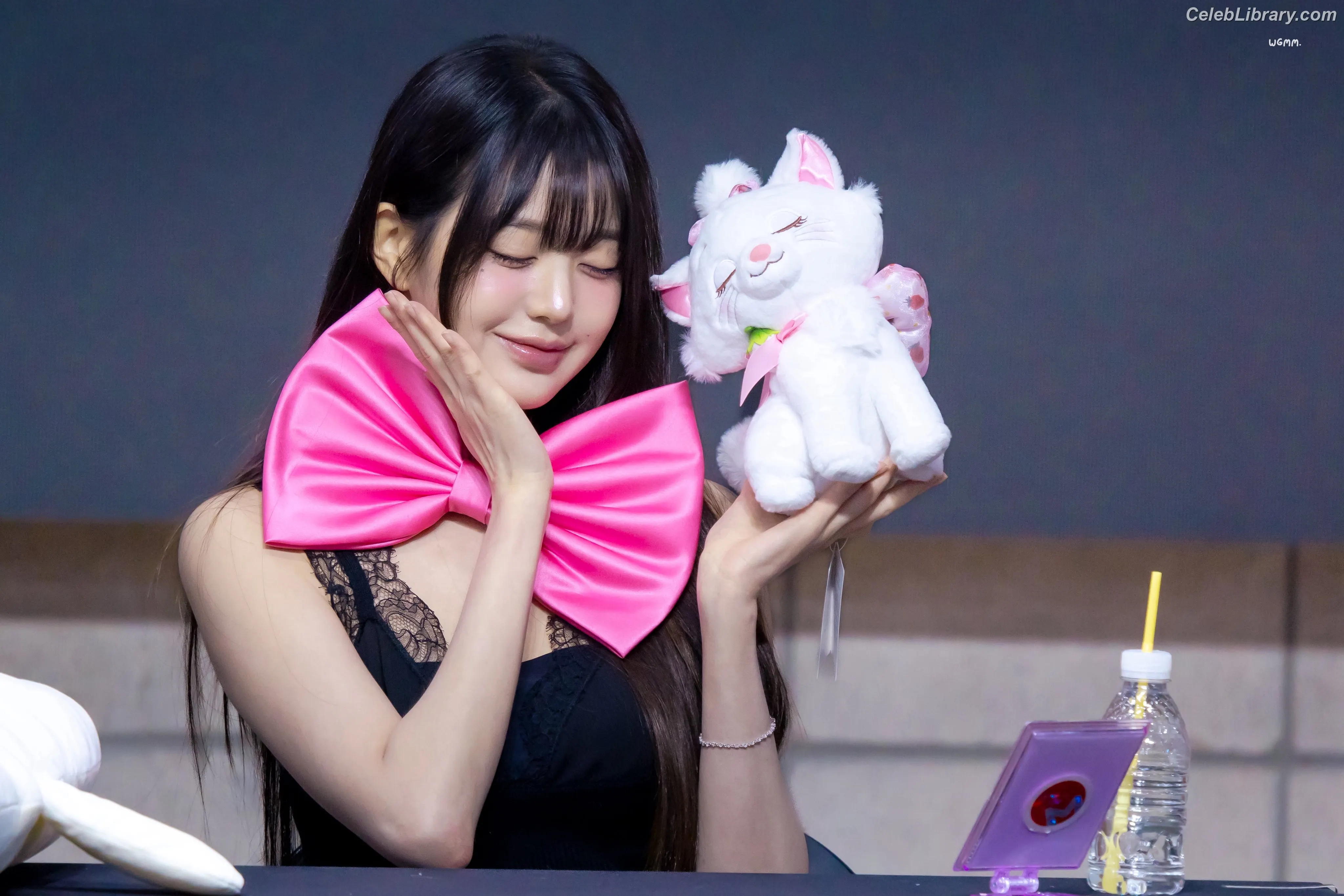 Jang Won-young  장원영 WONYOUNG photo 23 of 5845