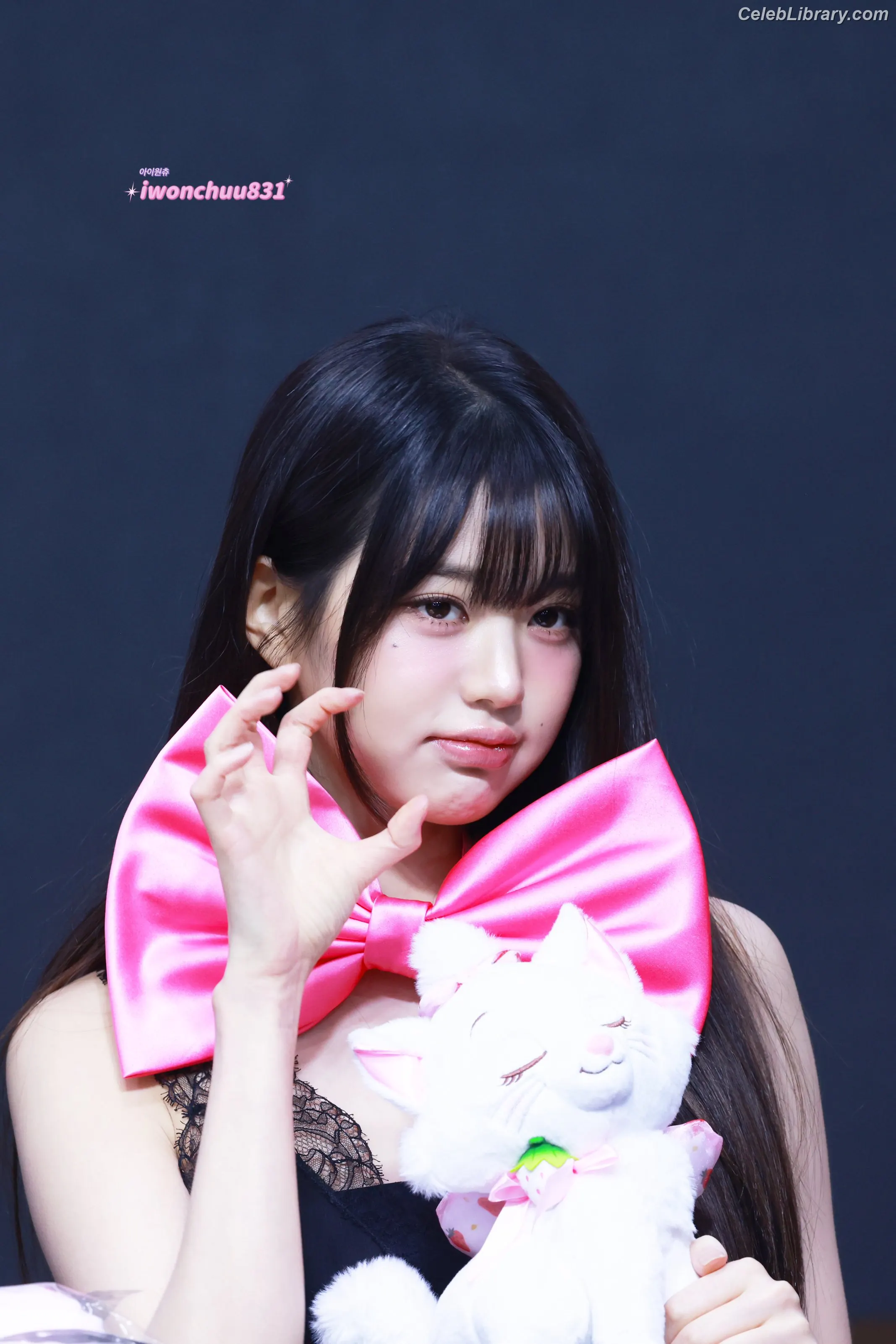 Jang Won-young  장원영 WONYOUNG photo 2 of 5845