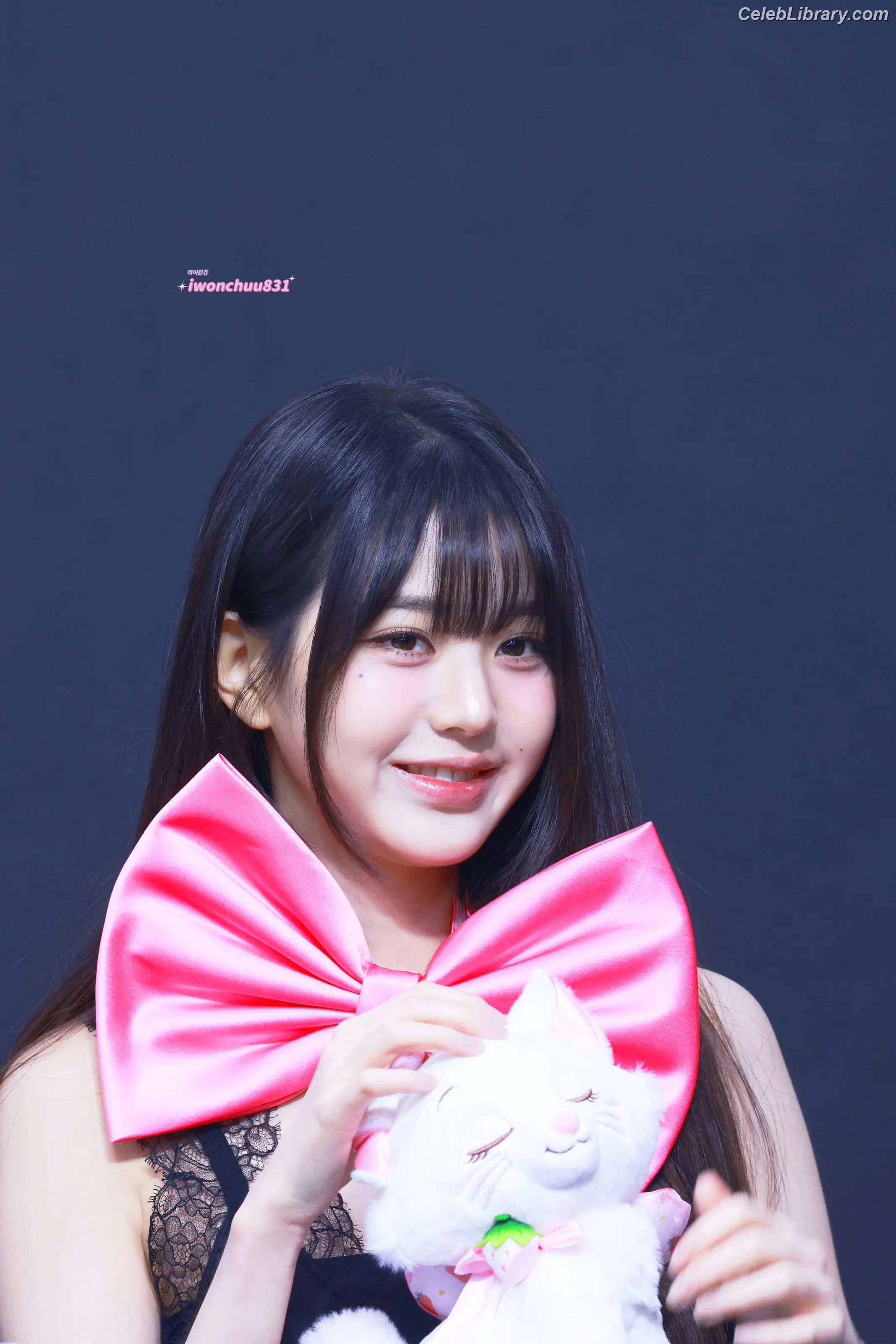 Jang Won-young  장원영 WONYOUNG photo 4 of 5845