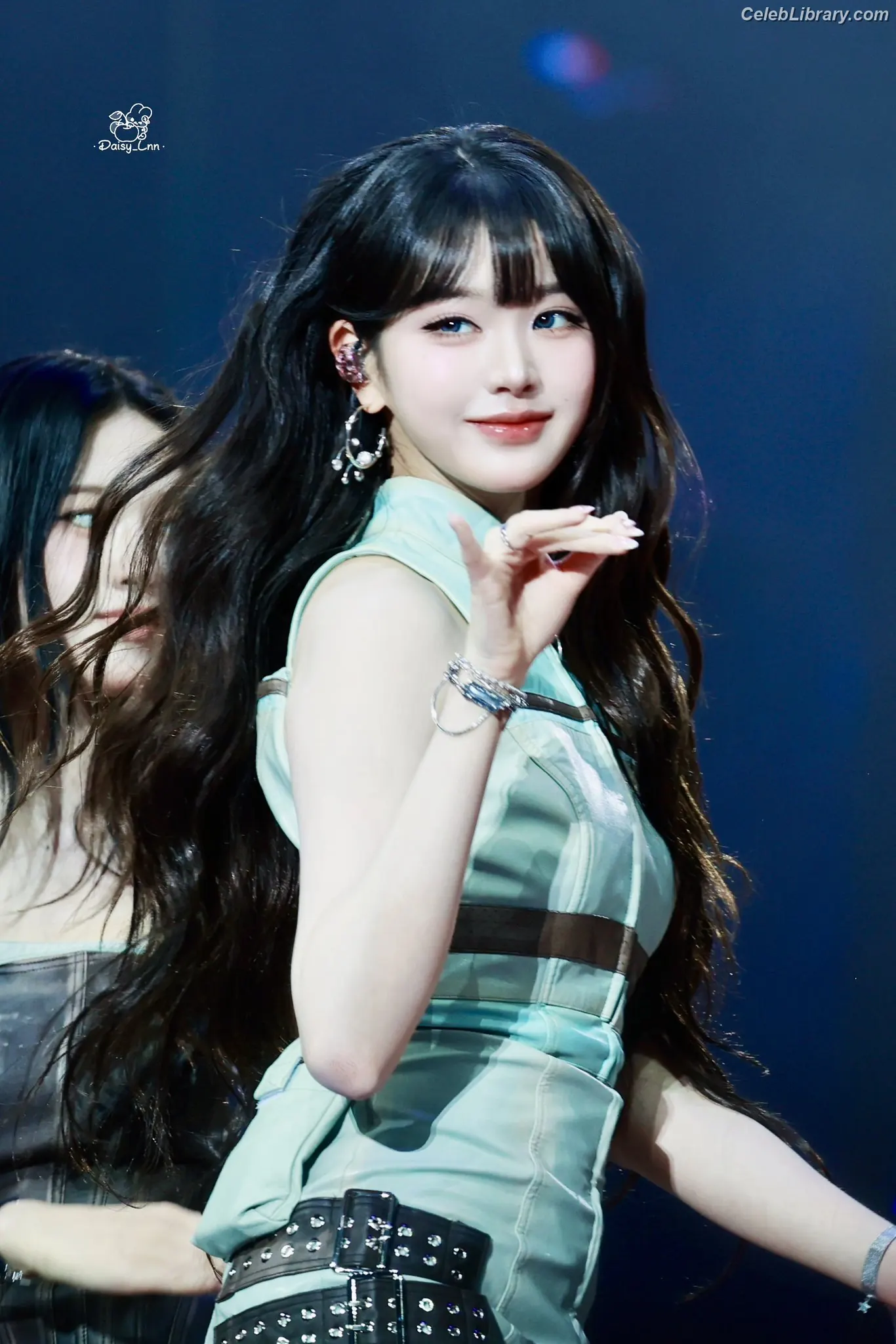 Jang Won-young  장원영 WONYOUNG photo 1 of 5845