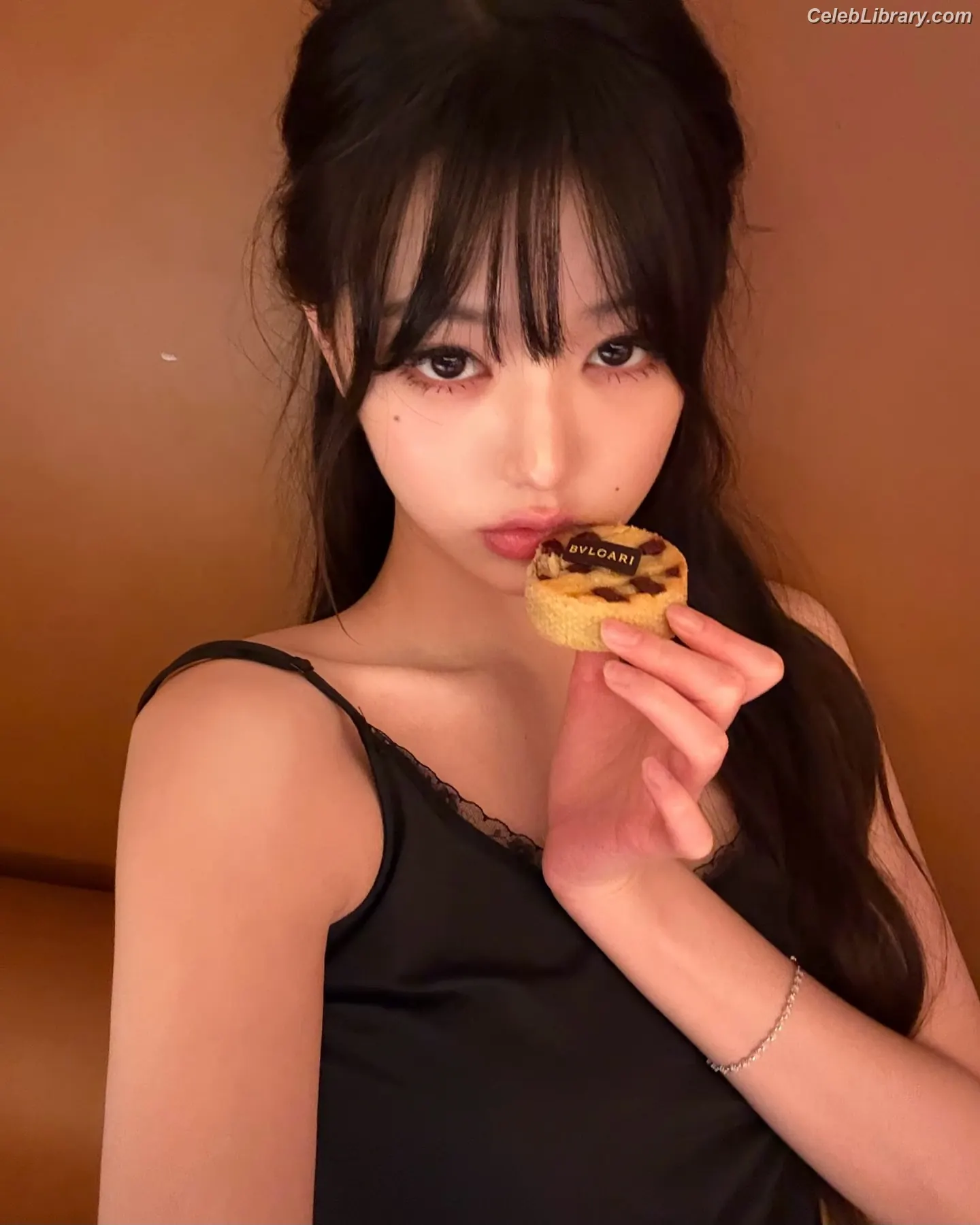Jang Won-young 장원영 WONYOUNG photo 1 of 5845