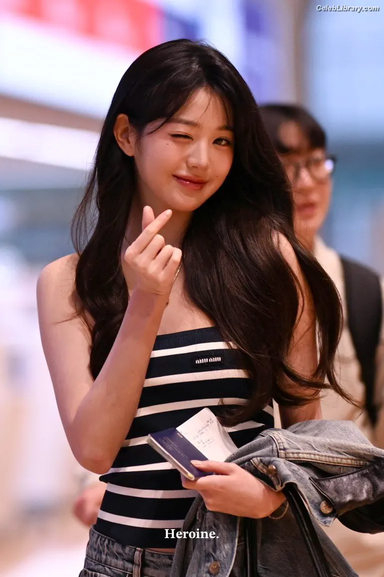 Jang Won-young 장원영 WONYOUNG photo 1 of 5845