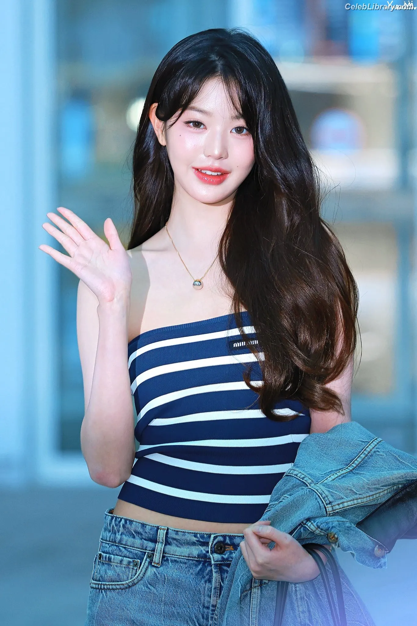 Jang Won-young 장원영 WONYOUNG photo 1 of 5845