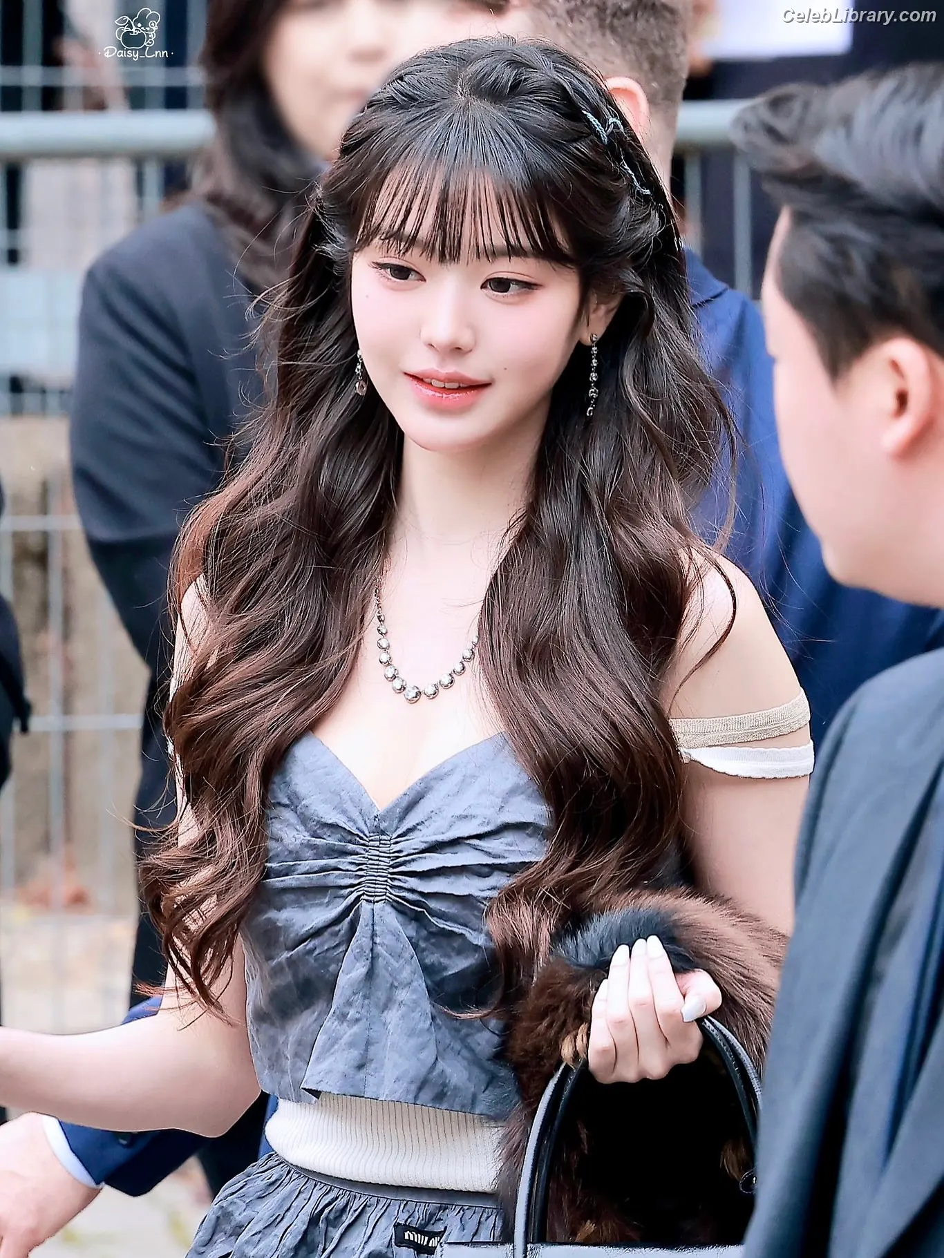 Jang Won-young  장원영 WONYOUNG photo 1 of 5845