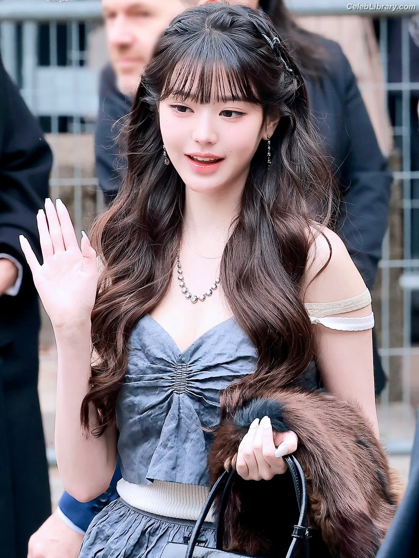 Jang Won-young  장원영 WONYOUNG photo 2 of 5845