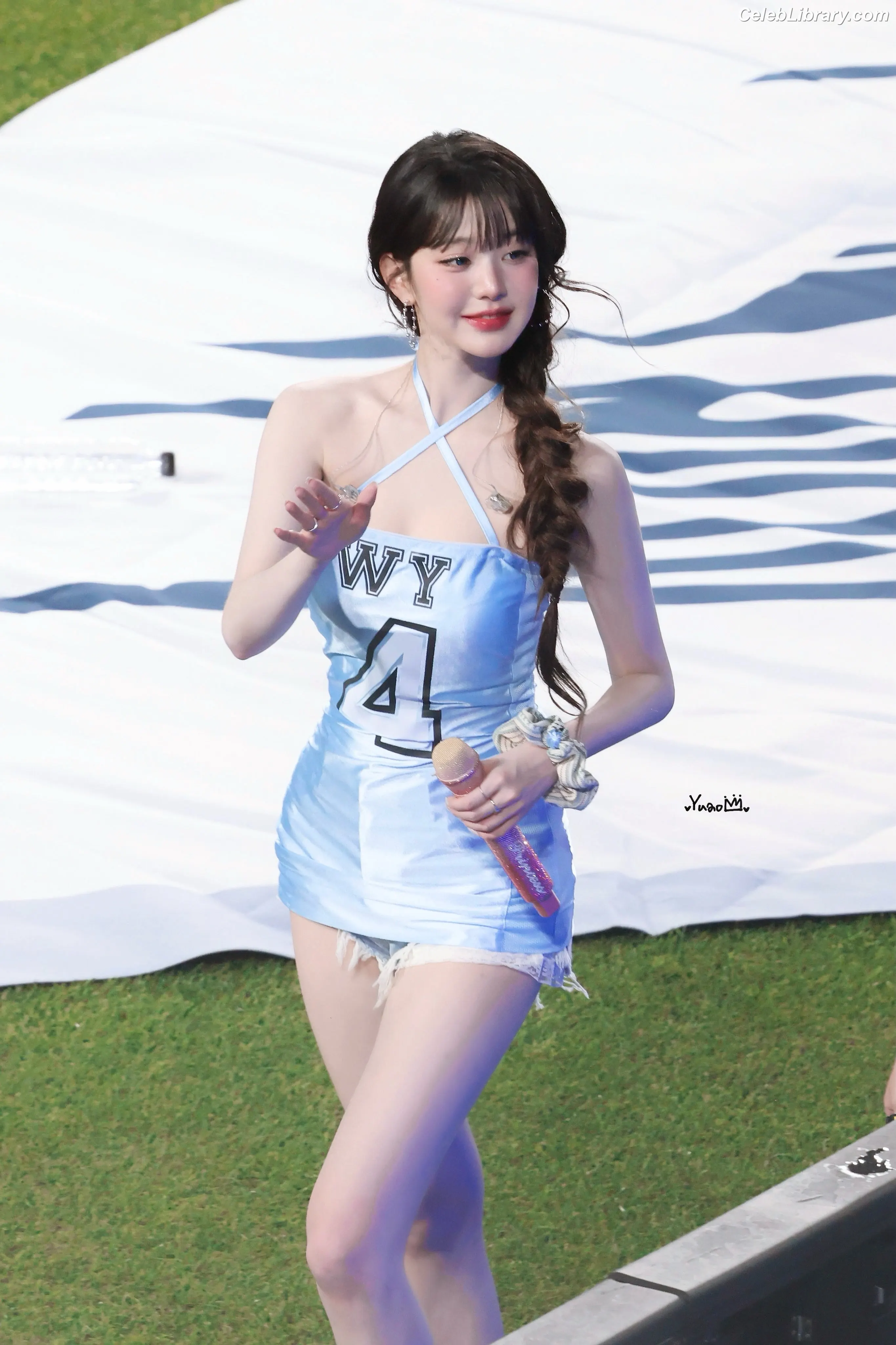 Jang Won-young 장원영 WONYOUNG photo 1 of 5845