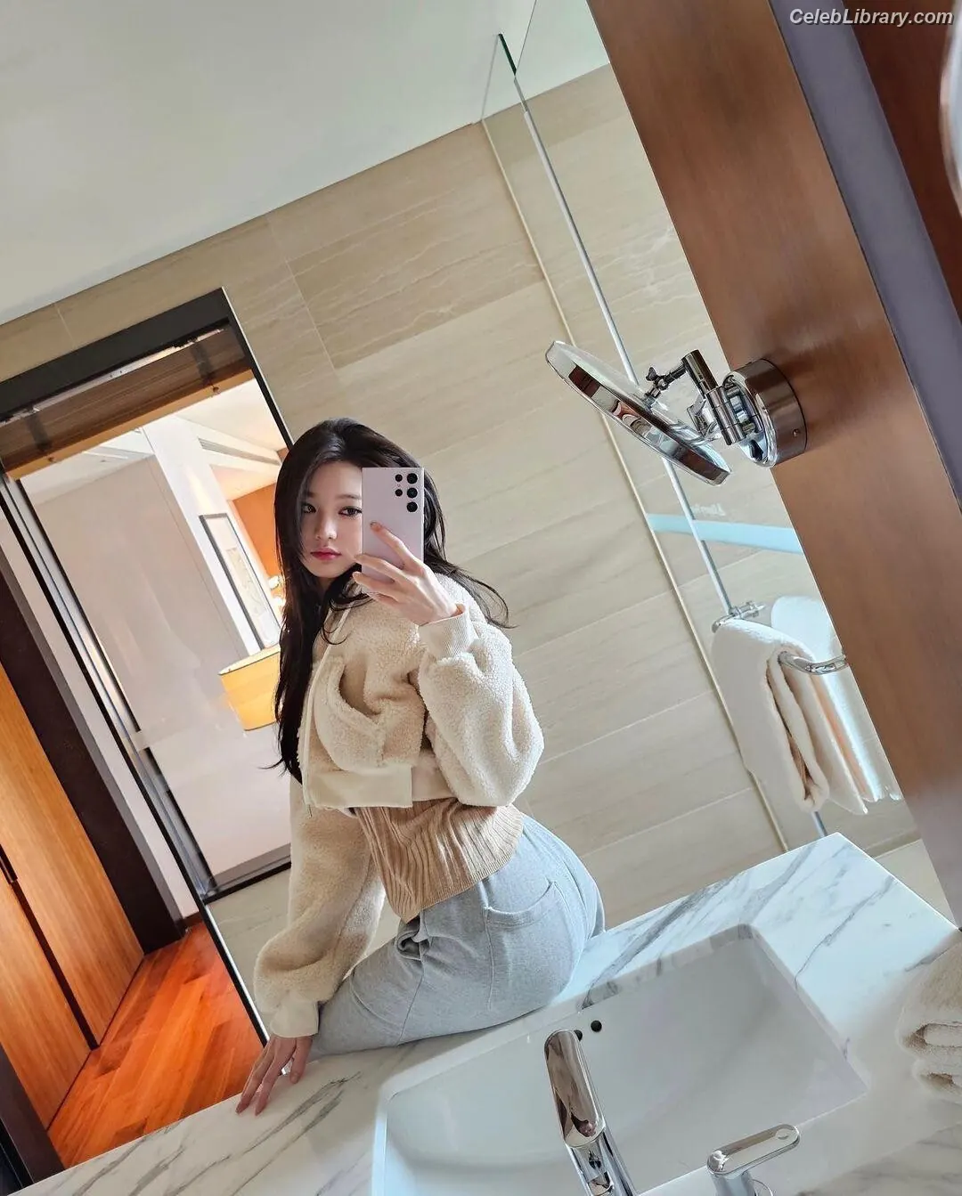 Jang Won-young 장원영 WONYOUNG photo 18 of 5845