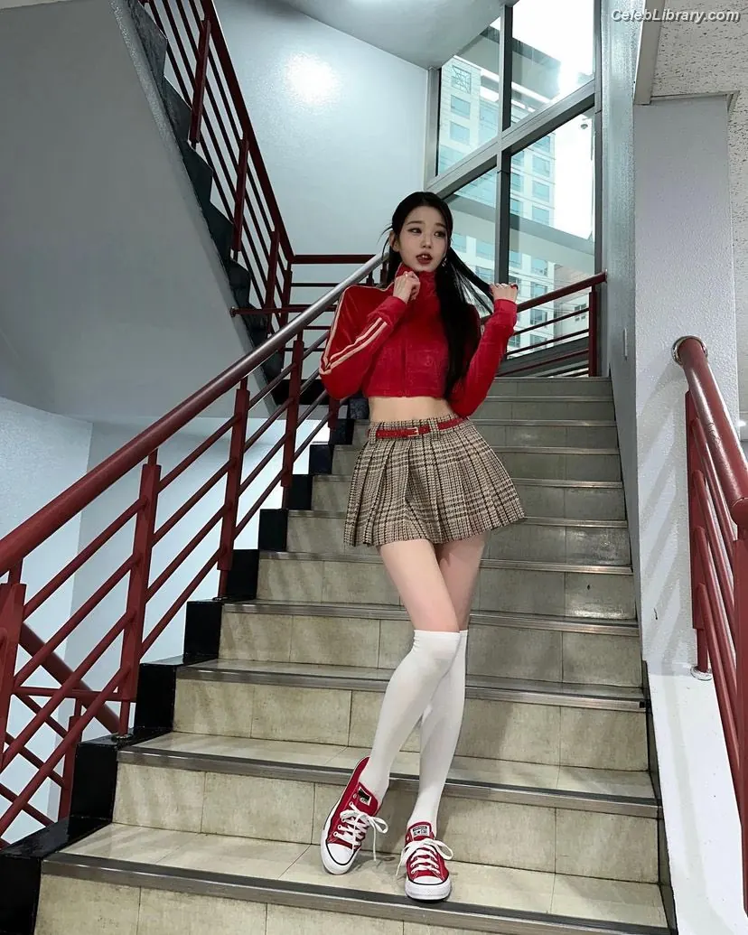 Jang Won-young  장원영 WONYOUNG photo 16 of 5845