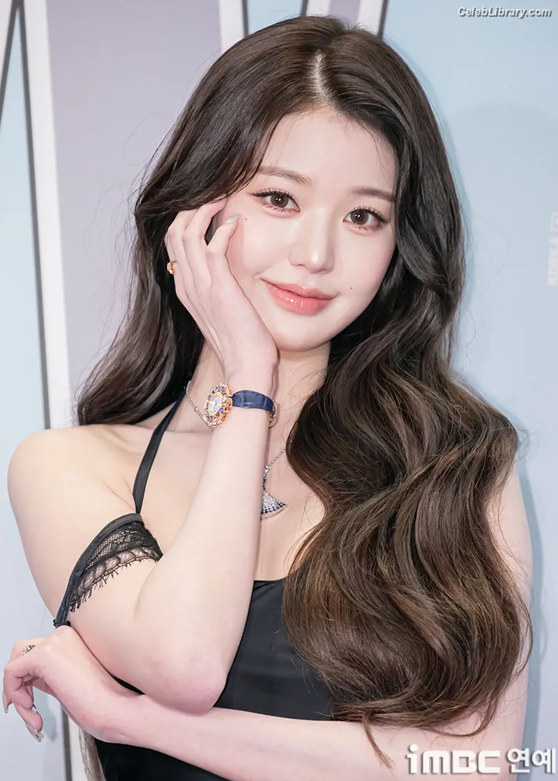 Jang Won-young 장원영 WONYOUNG photo 15 of 5845