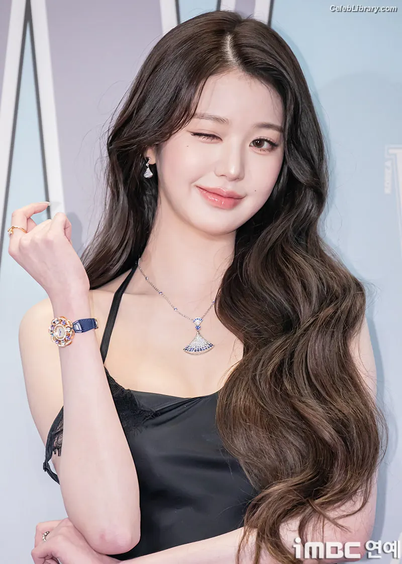 Jang Won-young 장원영 WONYOUNG photo 16 of 5845