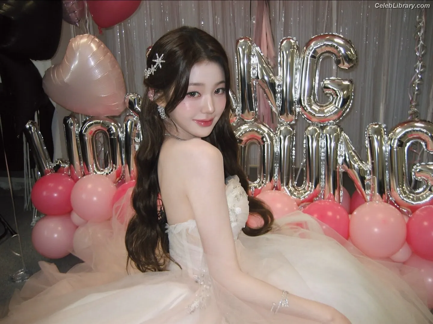 Jang Won-young  장원영 WONYOUNG photo 16 of 5845