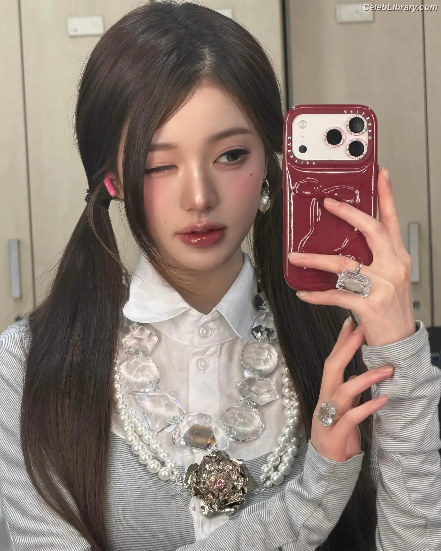 Jang Won-young  장원영 WONYOUNG photo 1 of 5845