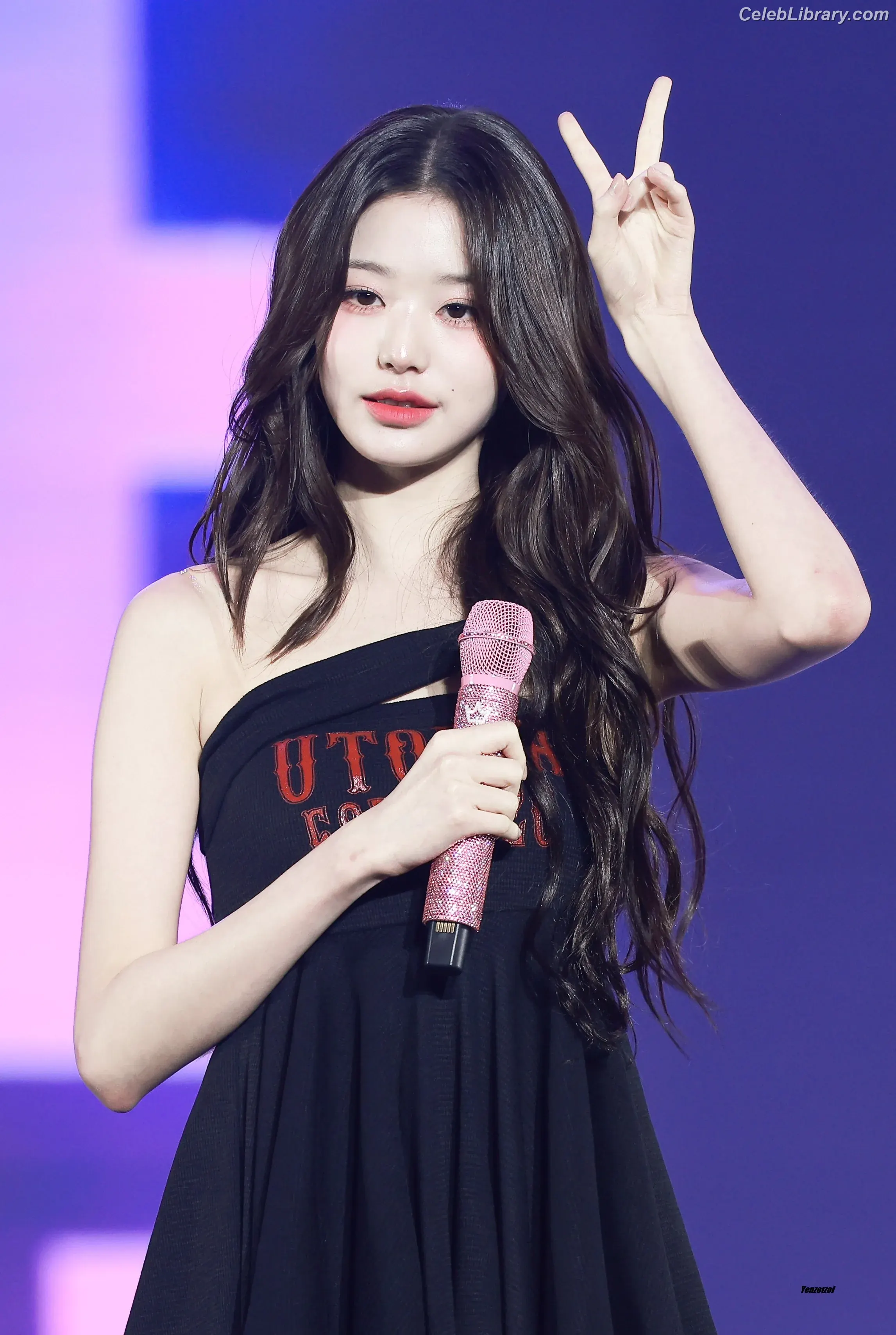 Jang Won-young 장원영 WONYOUNG photo 15 of 5845