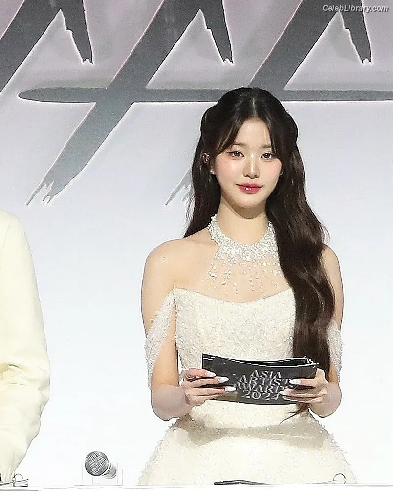 Jang Won-young 장원영 WONYOUNG photo 24 of 5845