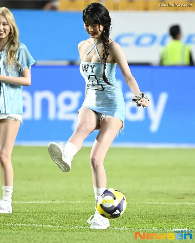 Jang Won-young 장원영 WONYOUNG photo 21 of 5845