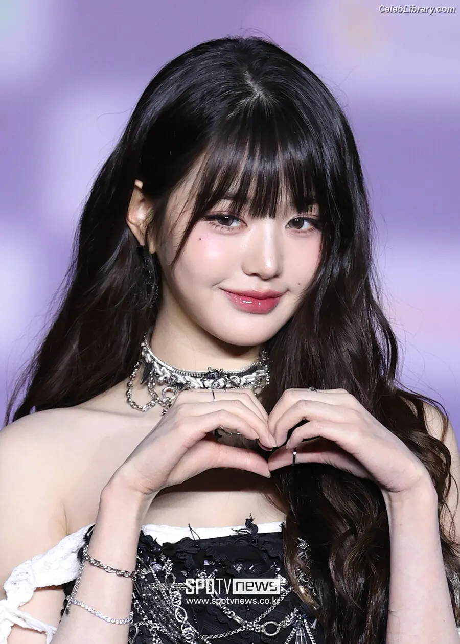 Jang Won-young 장원영 WONYOUNG photo 24 of 5845
