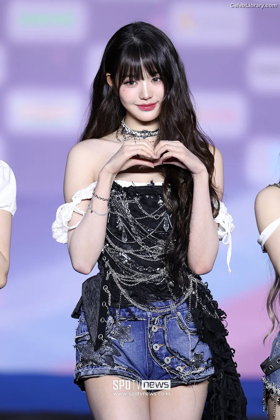 Jang Won-young  장원영 WONYOUNG photo 1 of 5845