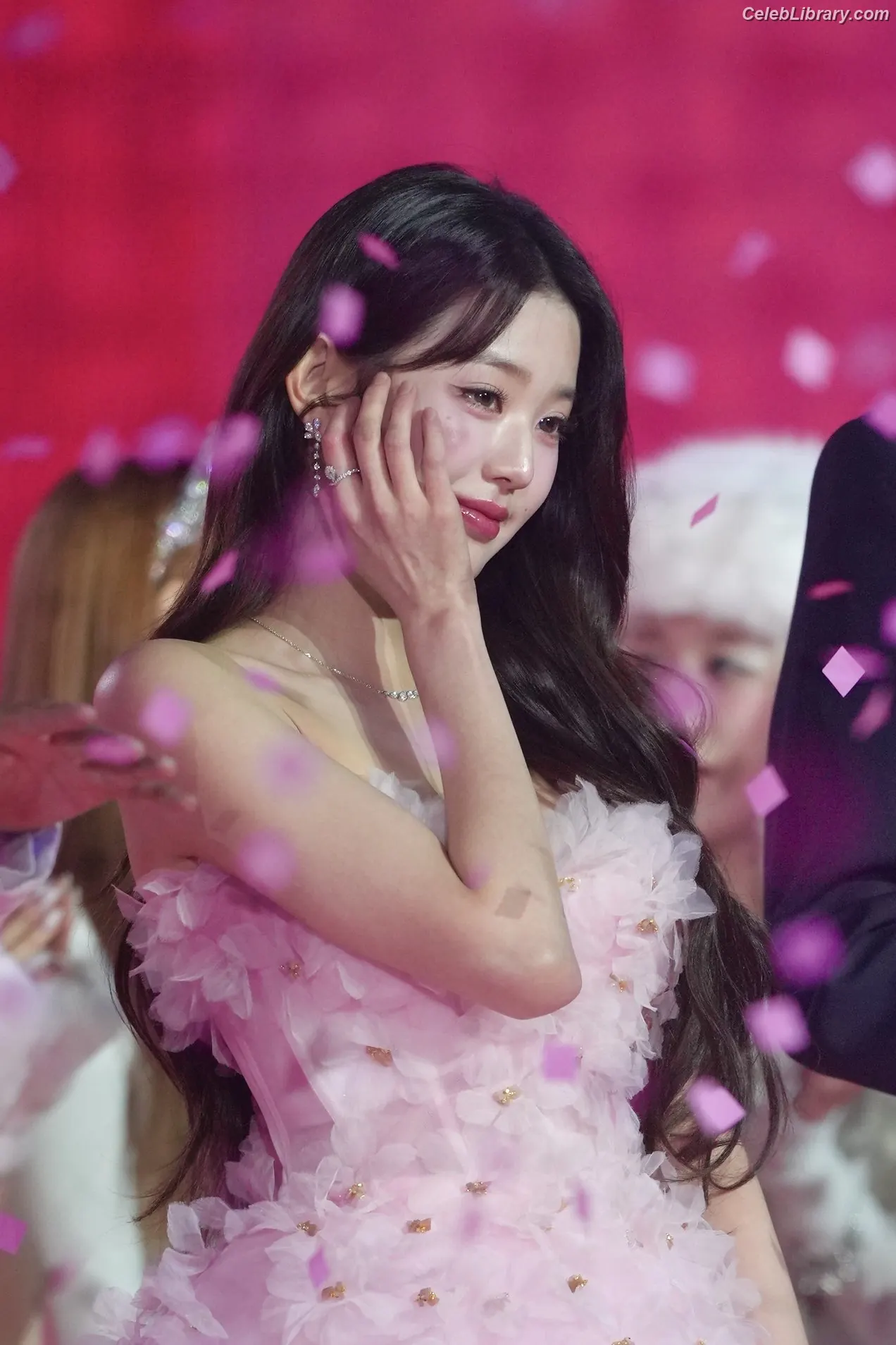 Jang Won-young  장원영 WONYOUNG photo 1 of 5845