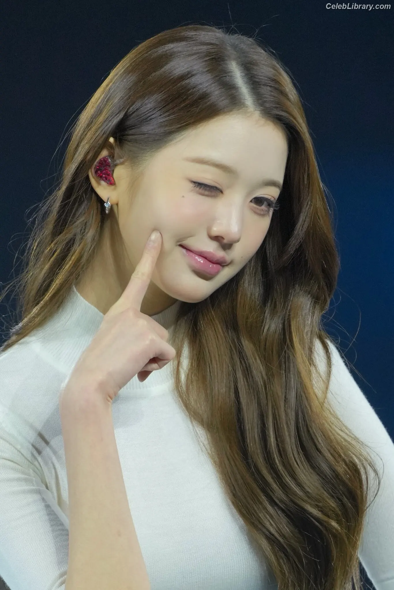 Jang Won-young  장원영 WONYOUNG photo 3 of 5845