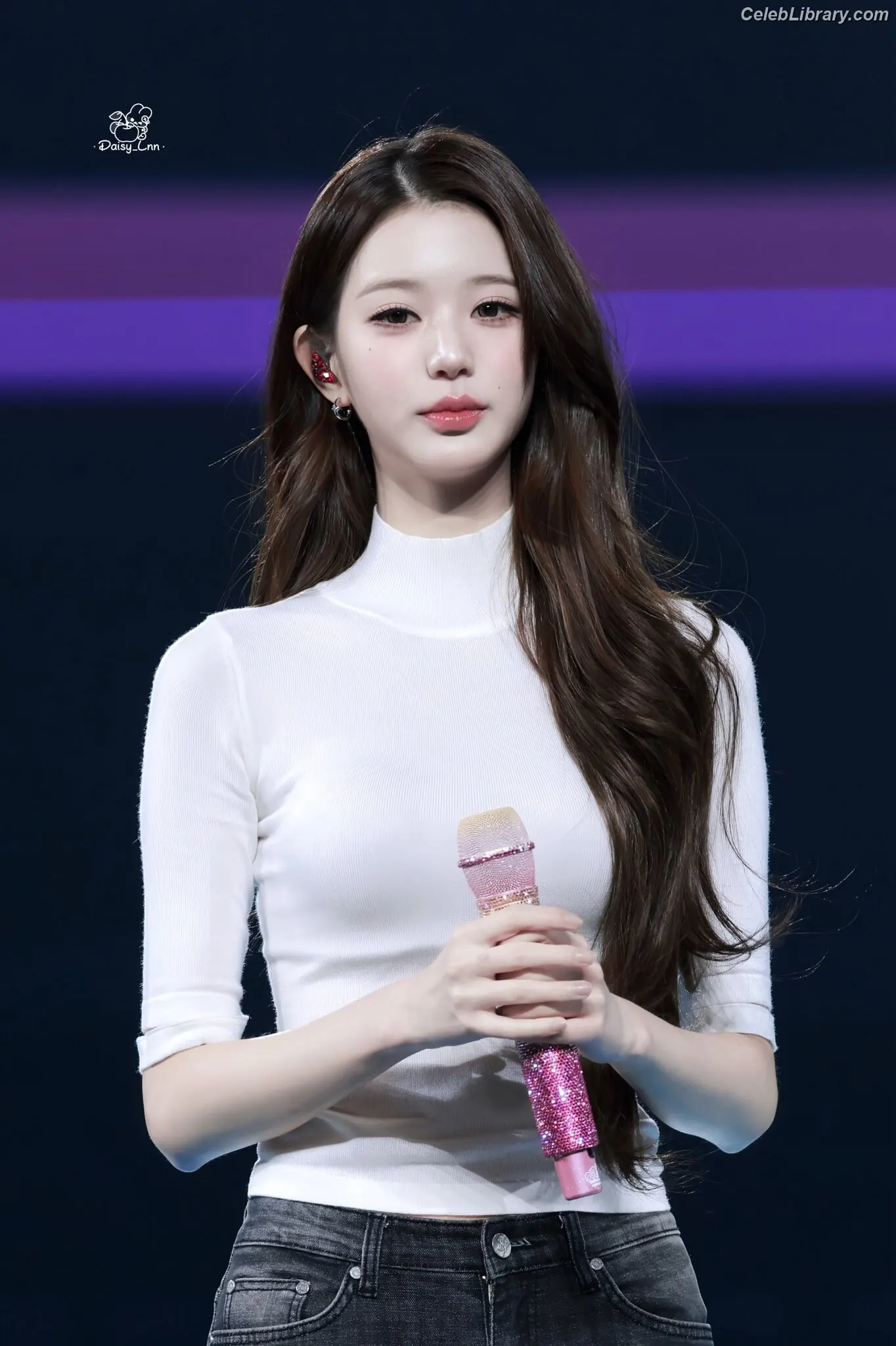 Jang Won-young  장원영 WONYOUNG photo 5 of 5845
