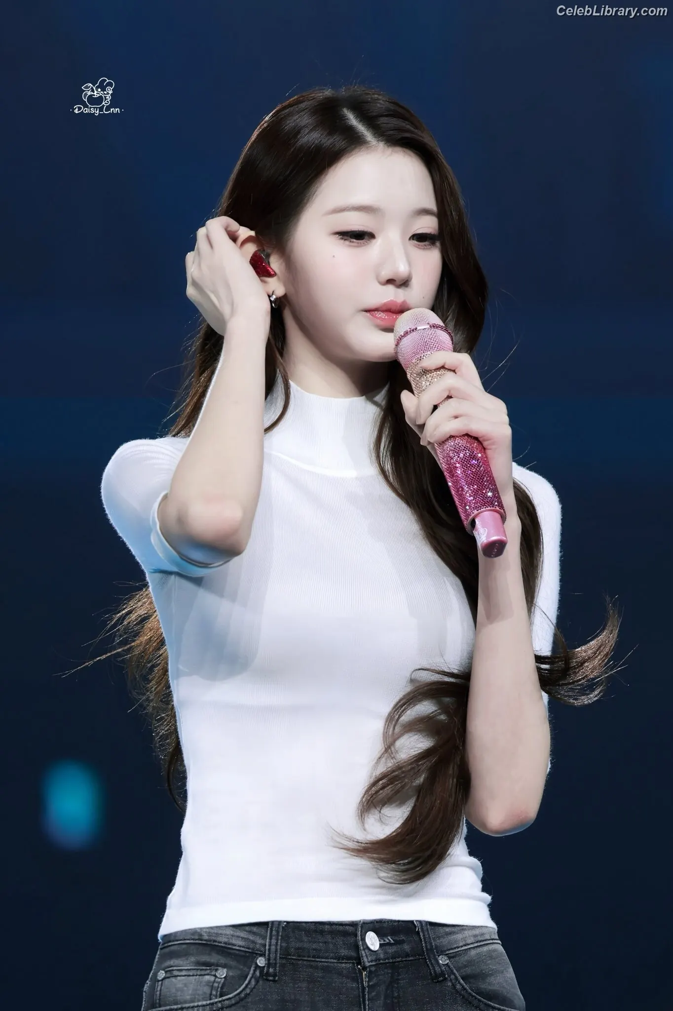 Jang Won-young  장원영 WONYOUNG photo 6 of 5845