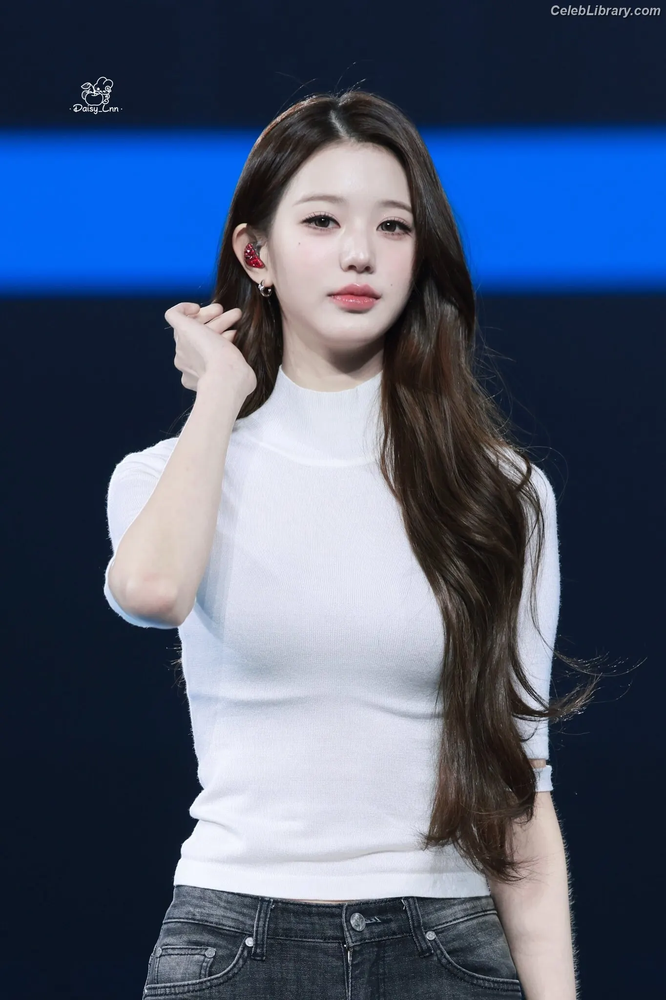 Jang Won-young  장원영 WONYOUNG photo 7 of 5845