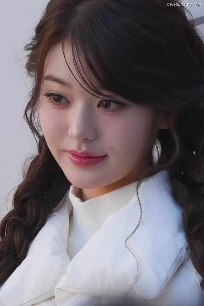 Jang Won-young  장원영 WONYOUNG photo 4 of 5845