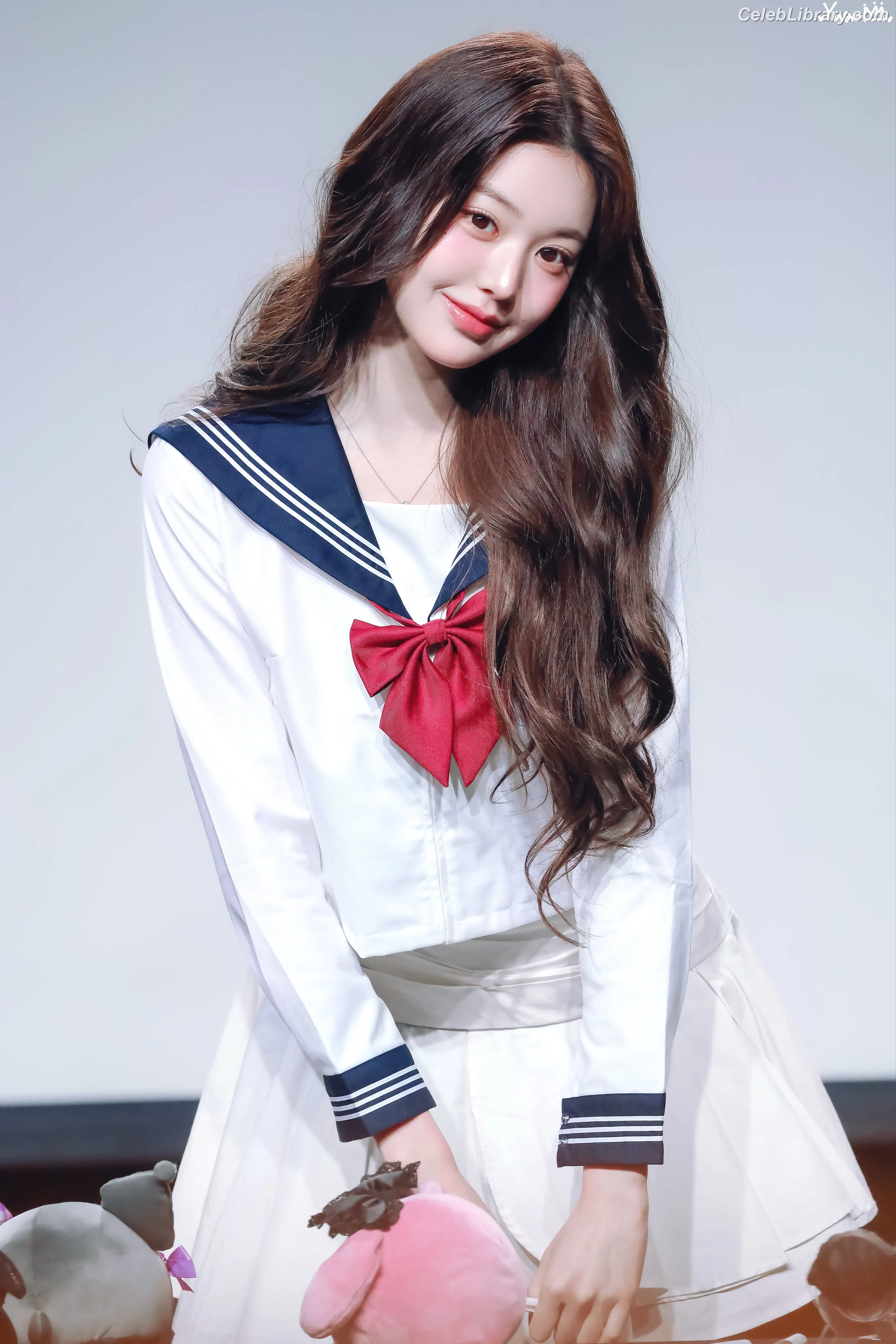 Jang Won-young 장원영 WONYOUNG photo 1 of 5845