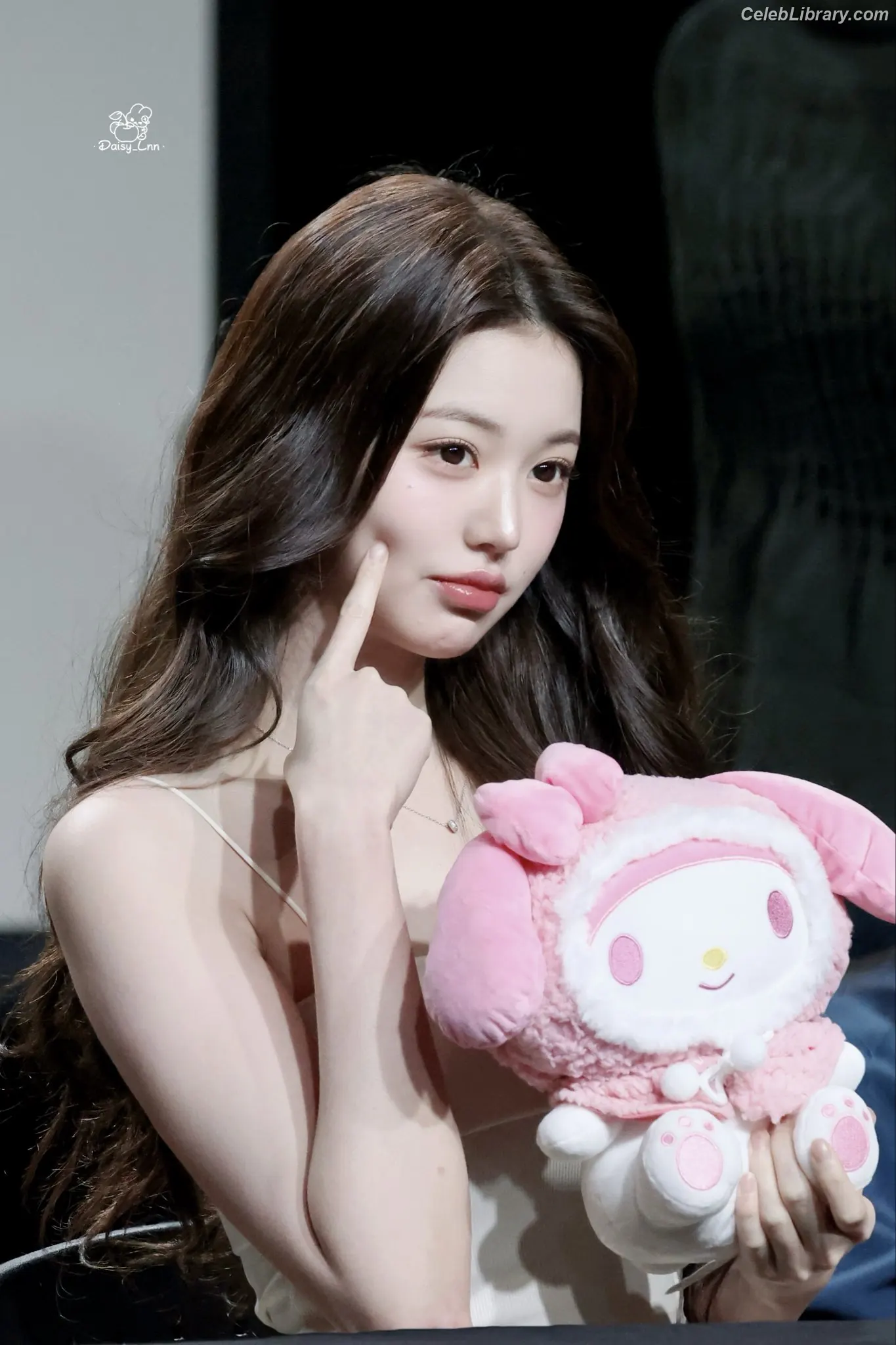 Jang Won-young 장원영 WONYOUNG photo 11 of 5845