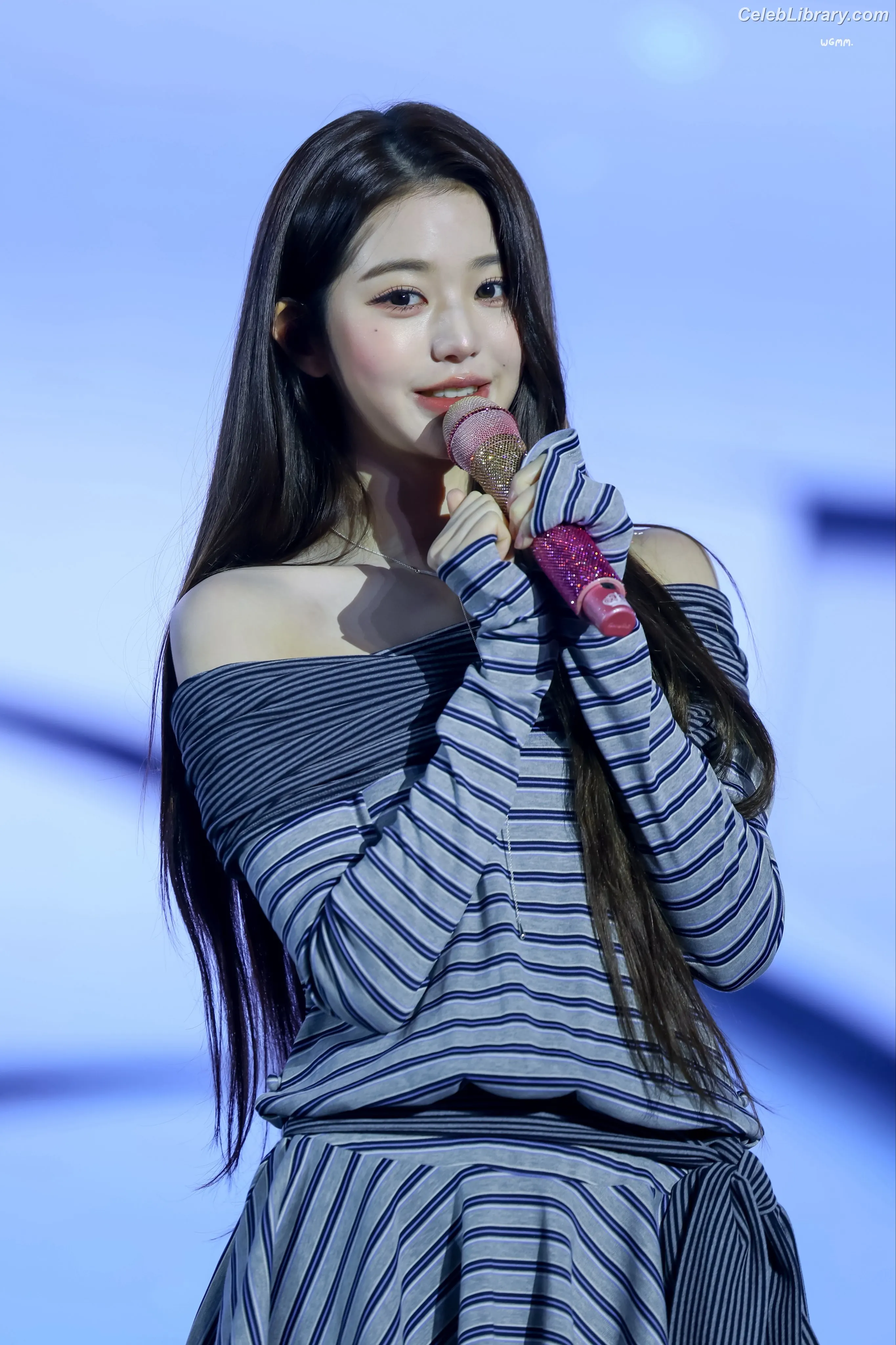 Jang Won-young 장원영 WONYOUNG photo 18 of 5845