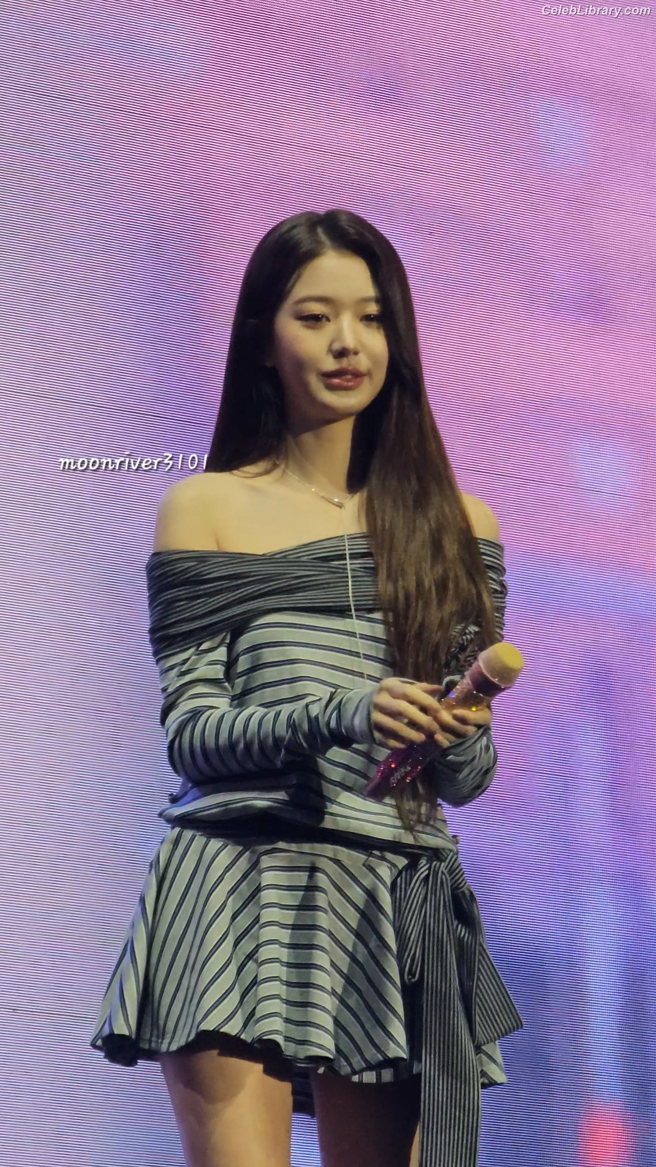 Jang Won-young 장원영 WONYOUNG photo 21 of 5845