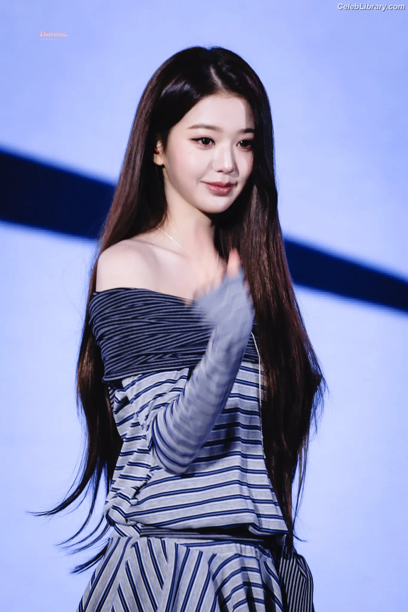 Jang Won-young 장원영 WONYOUNG photo 17 of 5845