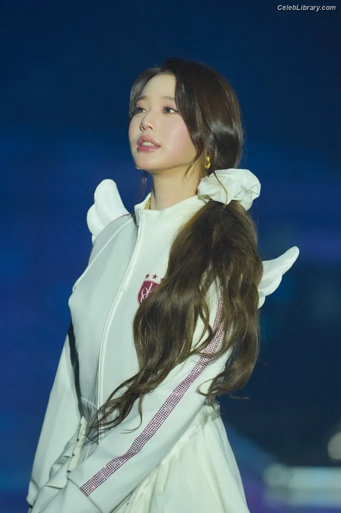 Jang Won-young 장원영 WONYOUNG photo 4 of 5845