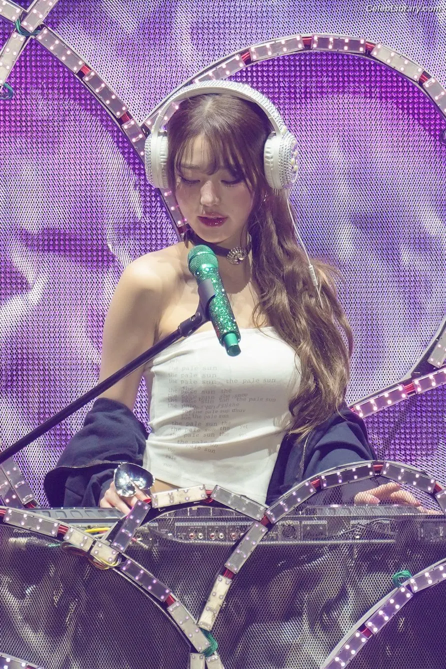 Jang Won-young 장원영 WONYOUNG photo 2 of 5845
