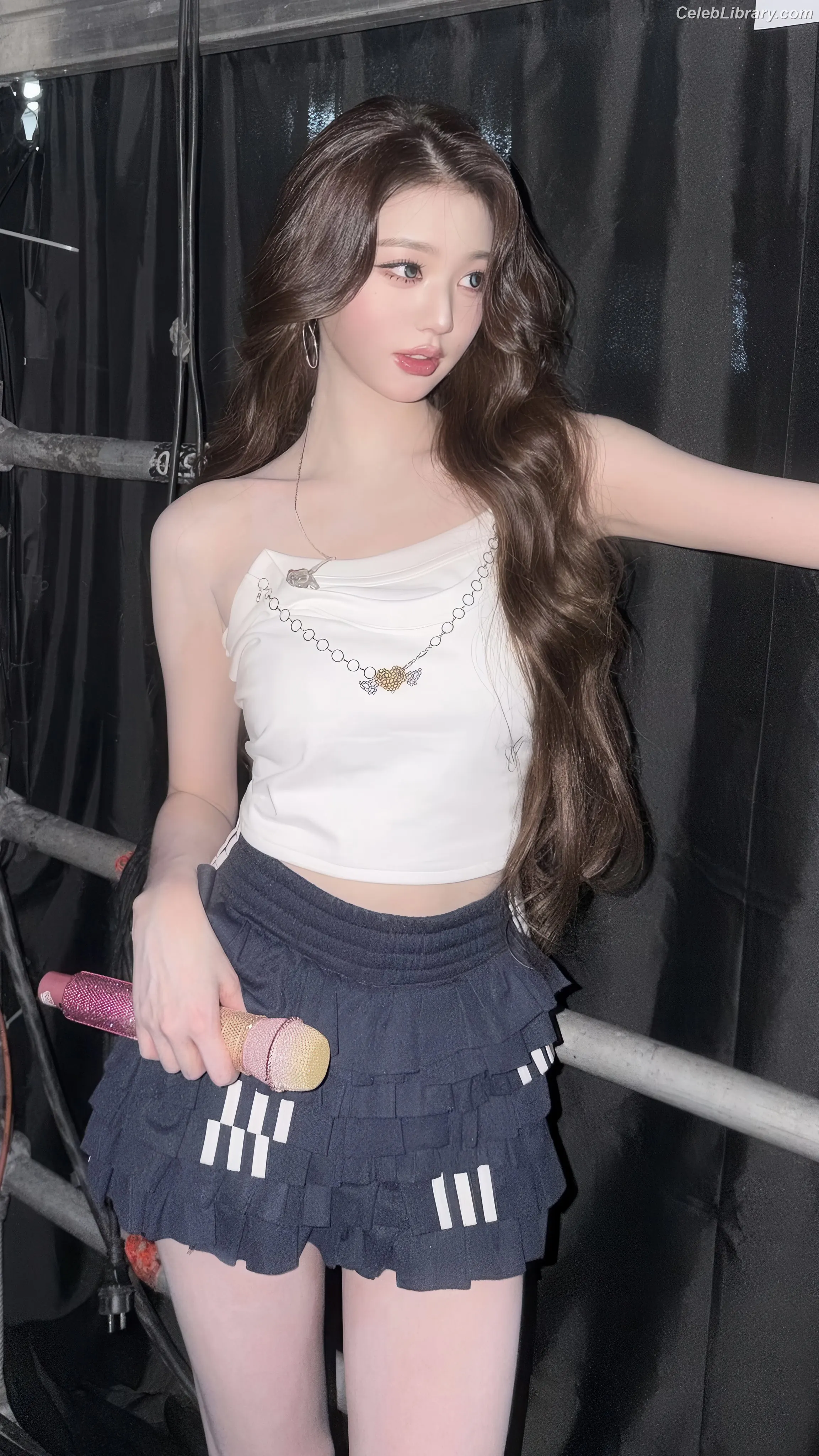 Jang Won-young 장원영 WONYOUNG photo 1 of 5845