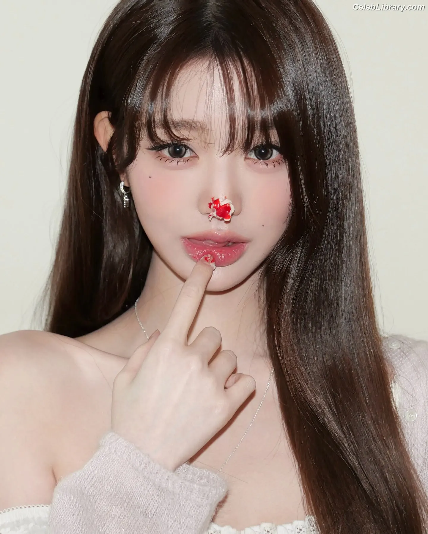 Jang Won-young 장원영 WONYOUNG photo 17 of 5845