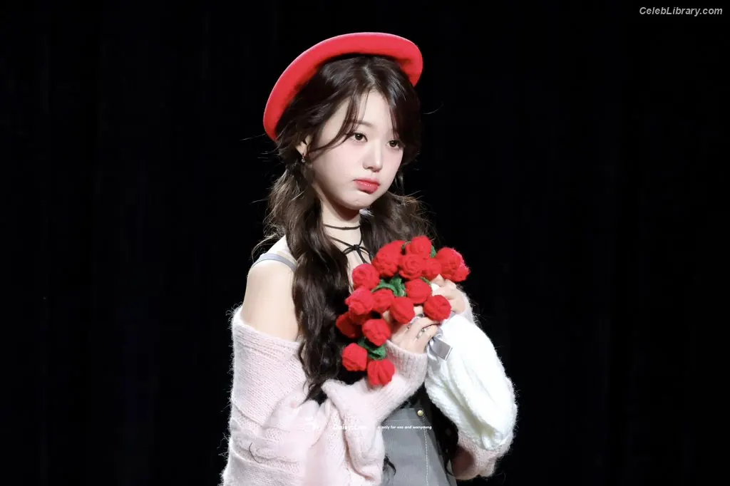 Jang Won-young  장원영 WONYOUNG photo 21 of 5845