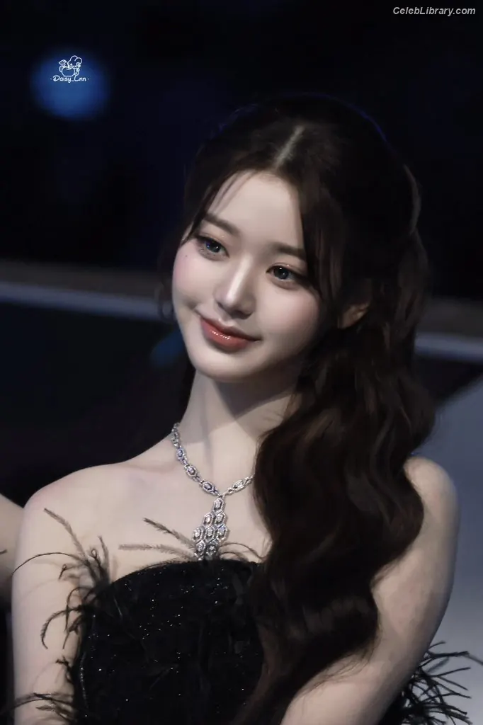 Jang Won-young  장원영 WONYOUNG photo 16 of 5845