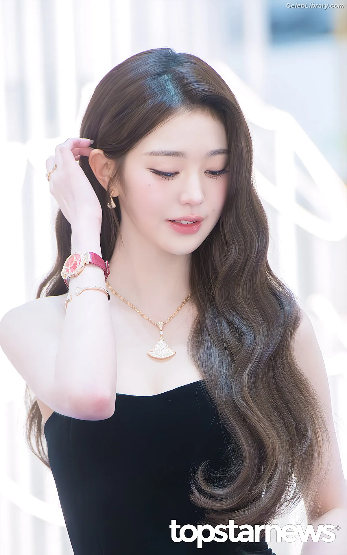 Jang Won-young  장원영 WONYOUNG photo 9 of 5845
