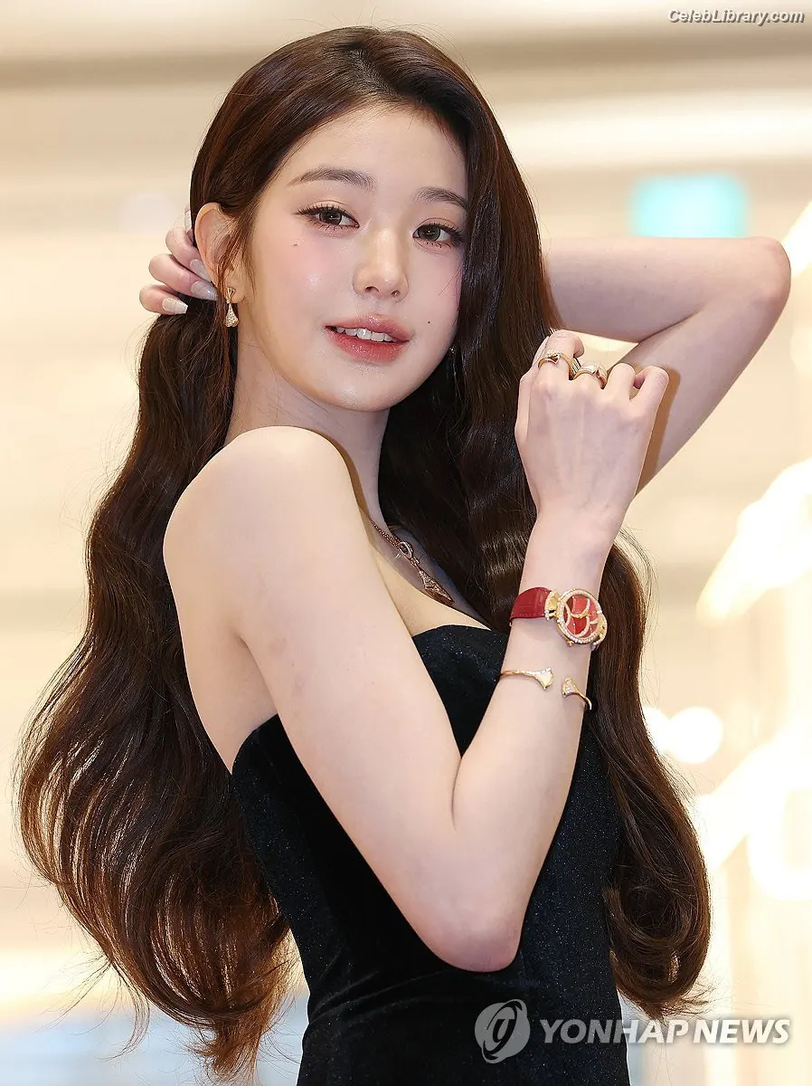 Jang Won-young  장원영 WONYOUNG photo 12 of 5845
