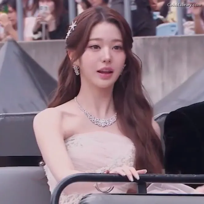 Jang Won-young 장원영 WONYOUNG photo 2 of 5845