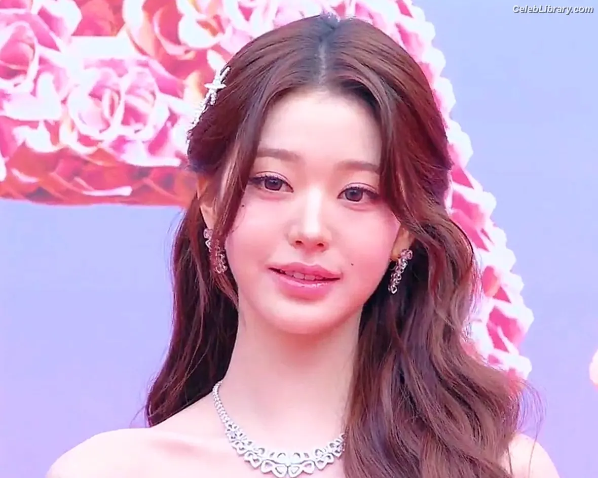 Jang Won-young 장원영 WONYOUNG photo 4 of 5845