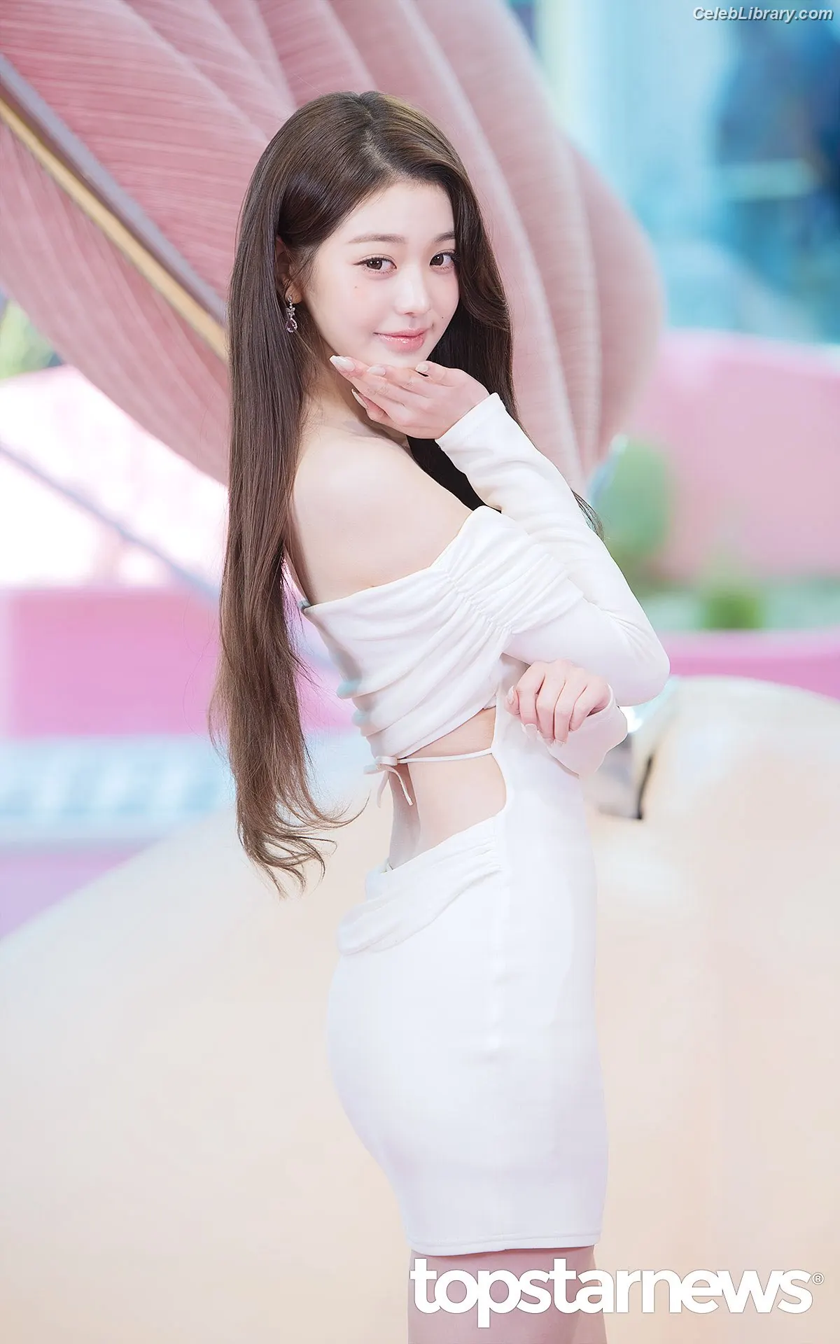 Jang Won-young 장원영 WONYOUNG photo 16 of 5845