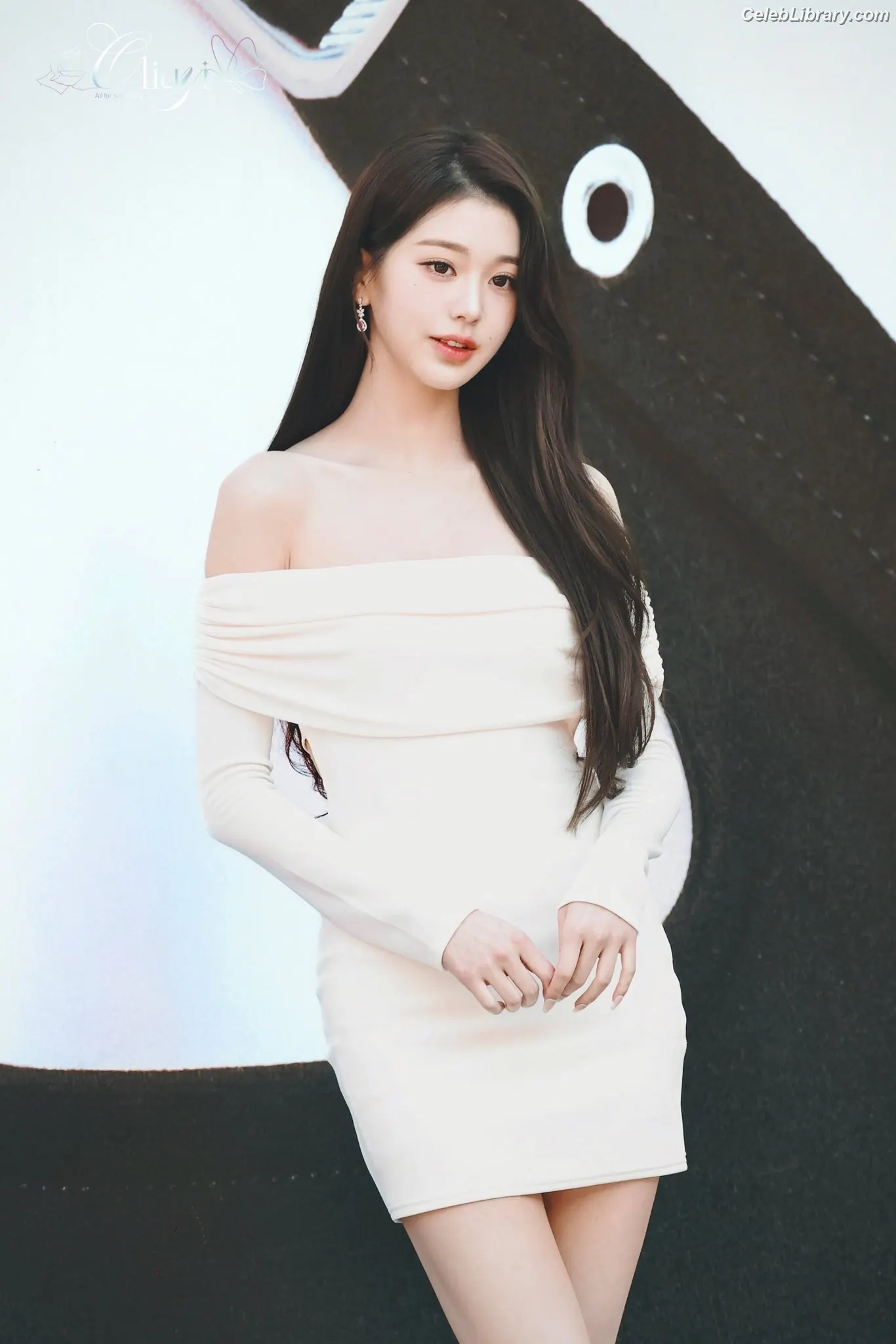 Jang Won-young  장원영 WONYOUNG photo 3 of 5845