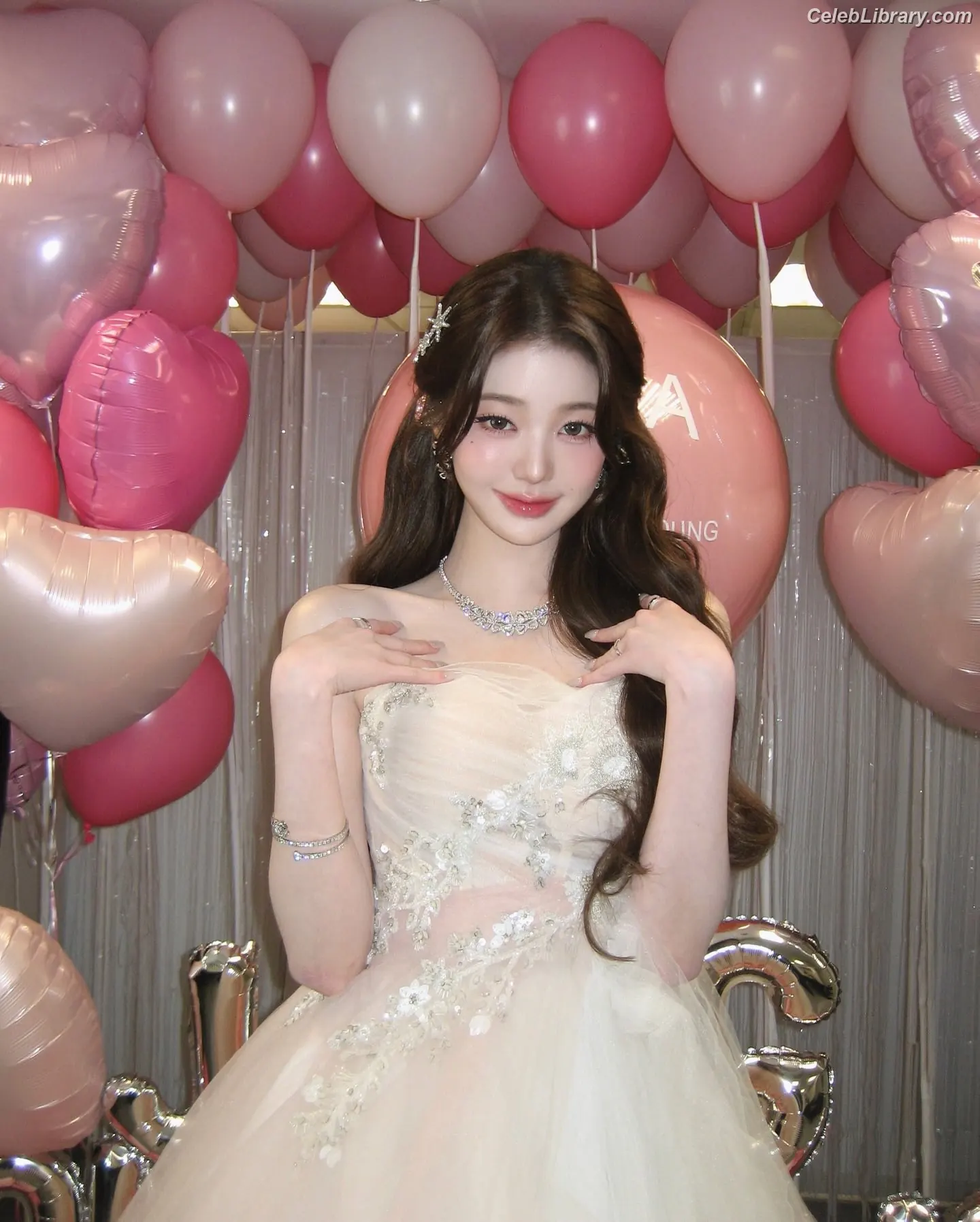 Jang Won-young  장원영 WONYOUNG photo 23 of 5845